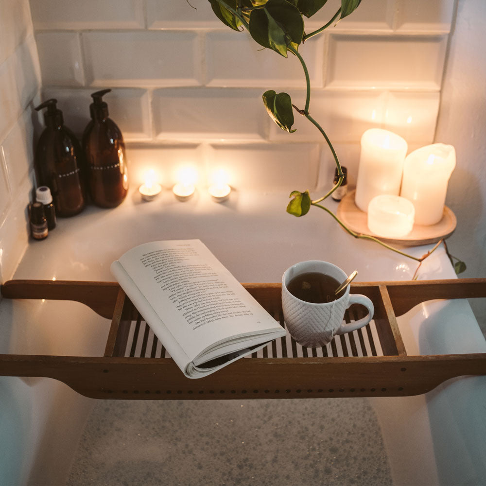 Badewanne Ölbad Entspannungsbad lesen in der Badewanne oelfaktorisch köperöle