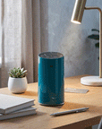 Diffuser wasserlos petrol farben steht auf Schreibtisch elegant modern oelfaktorisch körperöle