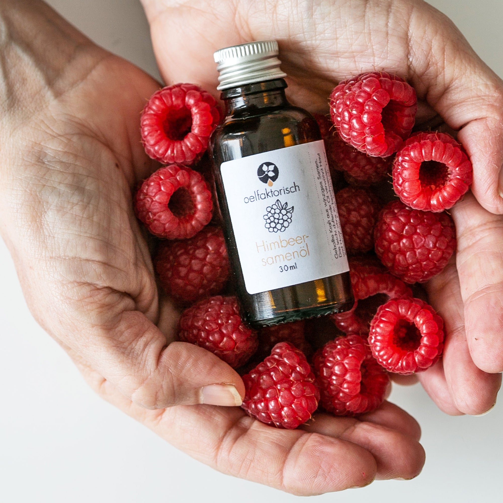 Körperpflege mit hochwertige Naturölen Himbeersamenöl oelfaktorisch
